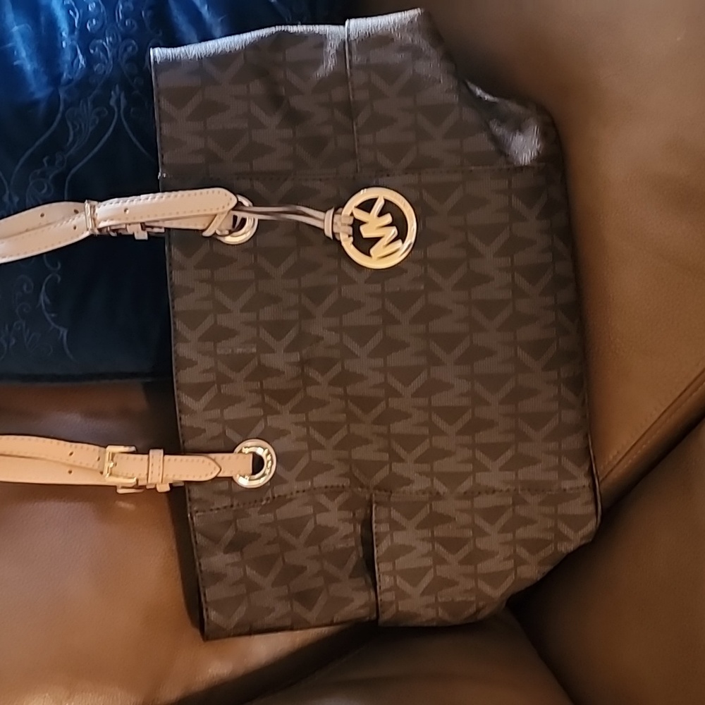 Michael Kors Jet Set Briwn Signature Tote